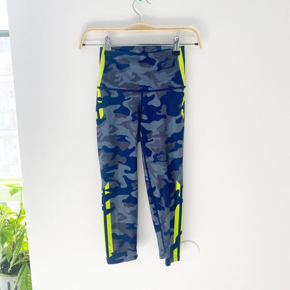 Wear it to Heart Blue Camo Stripe Cropped Leggings Size XS